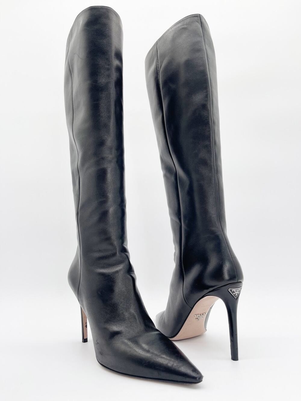 Prada Stivali Black Nappa Logo Plaque Leather Pointed Toe Knee High Boots IT 40